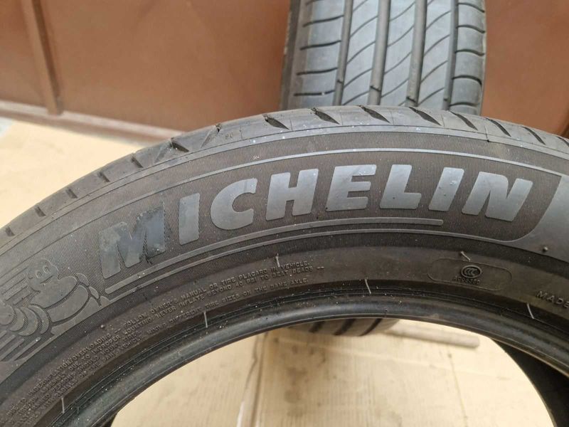 2 Michelin R17 215/60
летни гуми
DOT1321