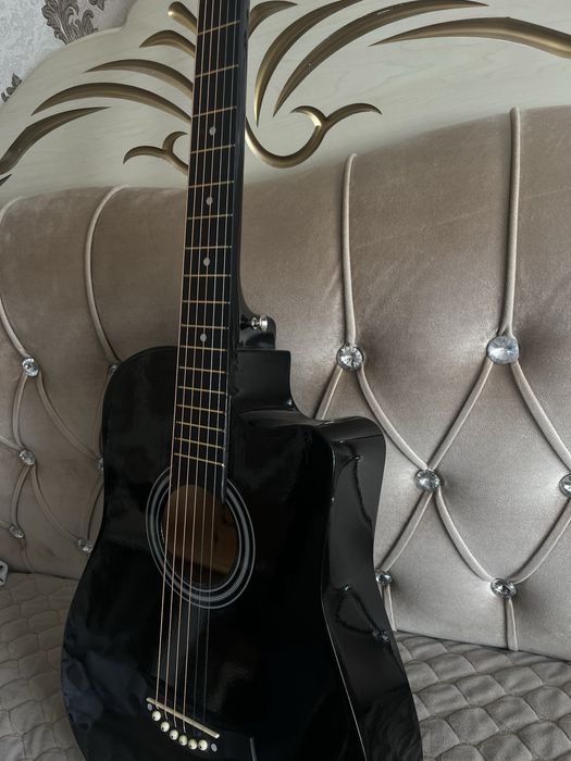 Акустичиская гитара