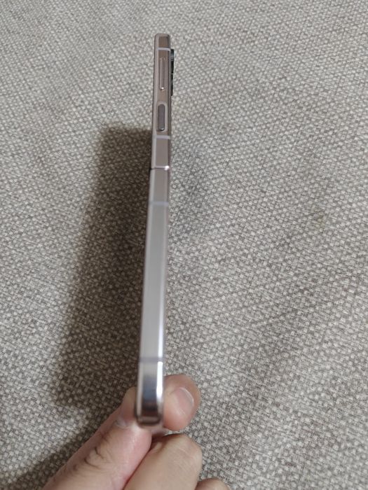 Samsung Galaxy Z Flip 5