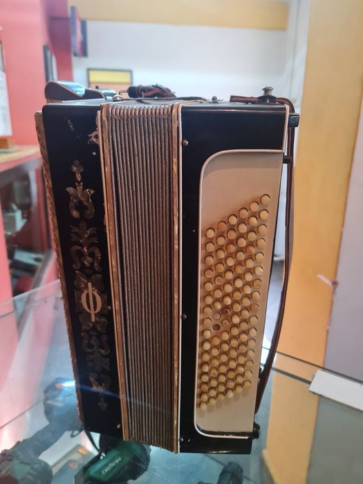 Acordeon Cantulia 96 basi