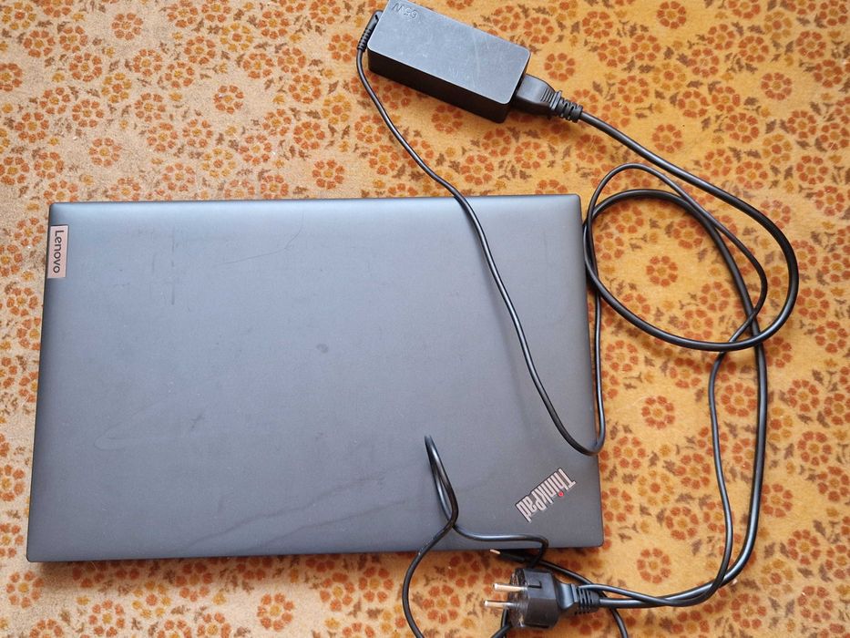 vand laptop Lenovo L15 gen4 si incarcator 1500 lei