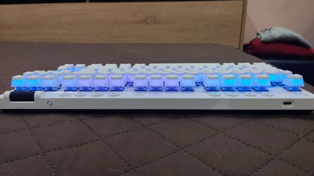 Logitech  PRO X TKL LightSpeed