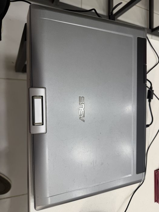 Noutbook Asus 2010