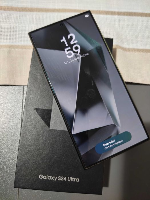Samsung Galaxy S24 Ultra , 256 / 12 GB , la cutie , IMPECABIL !
