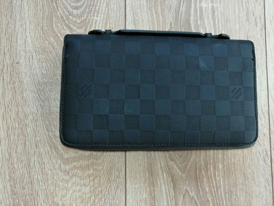 Мъжка чанта за носене в ръка