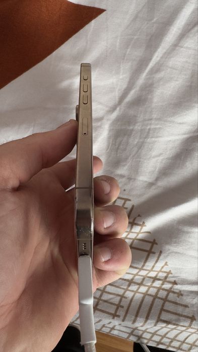 Iphone 16 pro 128gb pentru piese sau reparatie