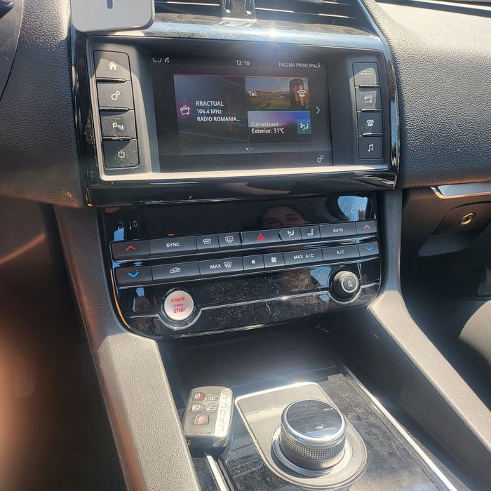 Jaguar F Pace 2016