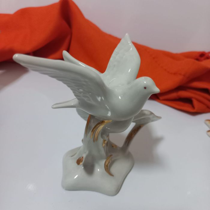 Bibelouri portelan pasari fabrica Iris