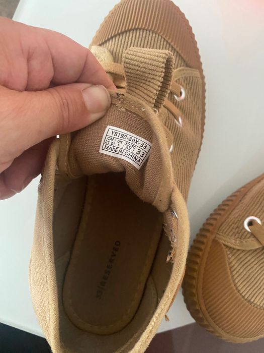 Платнени обувки на Reserved