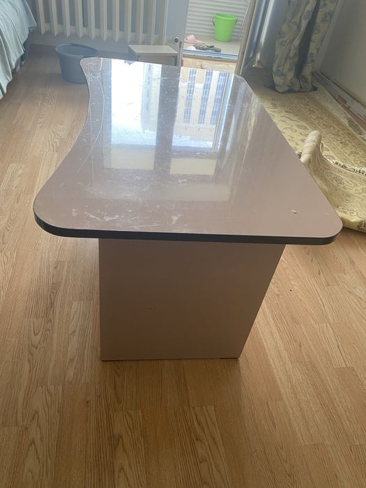 Продам стол для дома