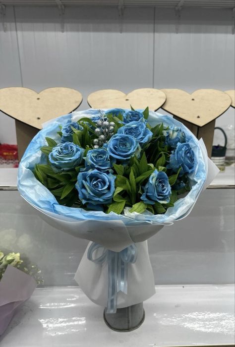 Ko’k atirgul siniy roza buket