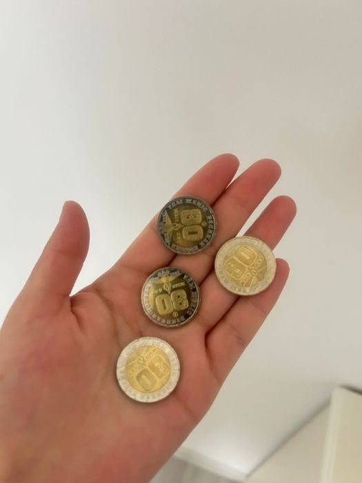 Монета 200 теңге 80 лет