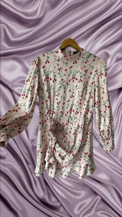 Уникална рокля