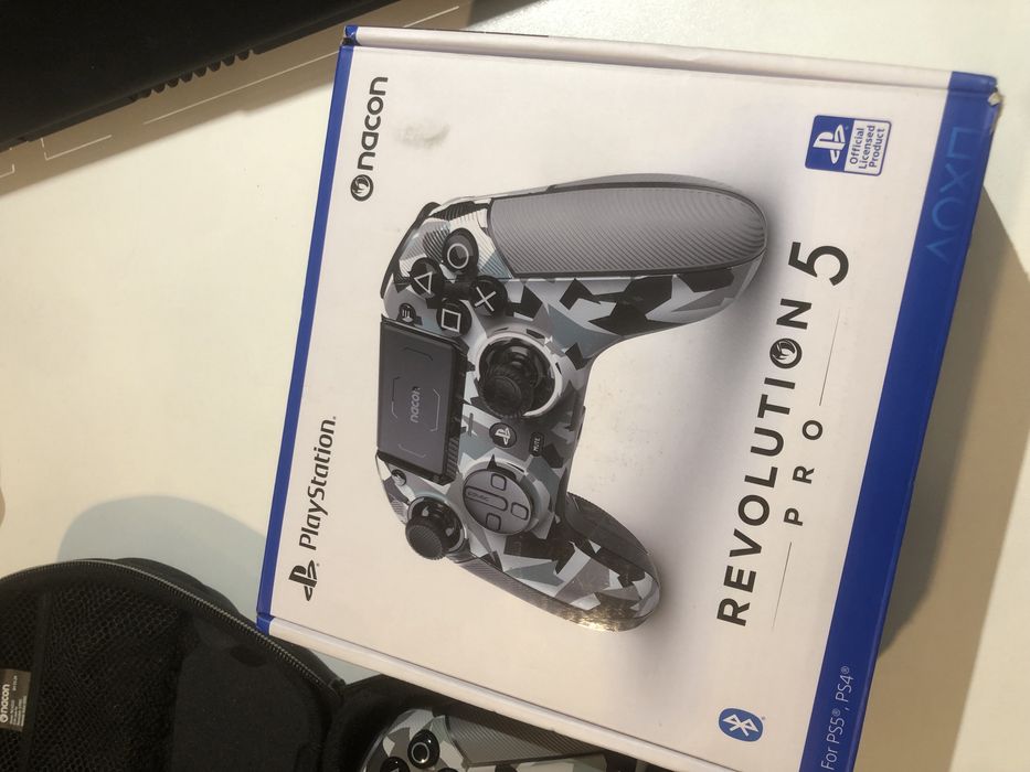 Nacon Revolution 5 Pro (PS4 / PS5 / PC)