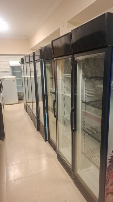 Витринный холодильник