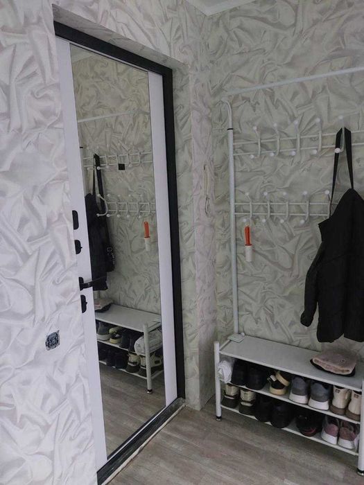 Продам 2 ком квартиру с хорошим ремонтом Уют!