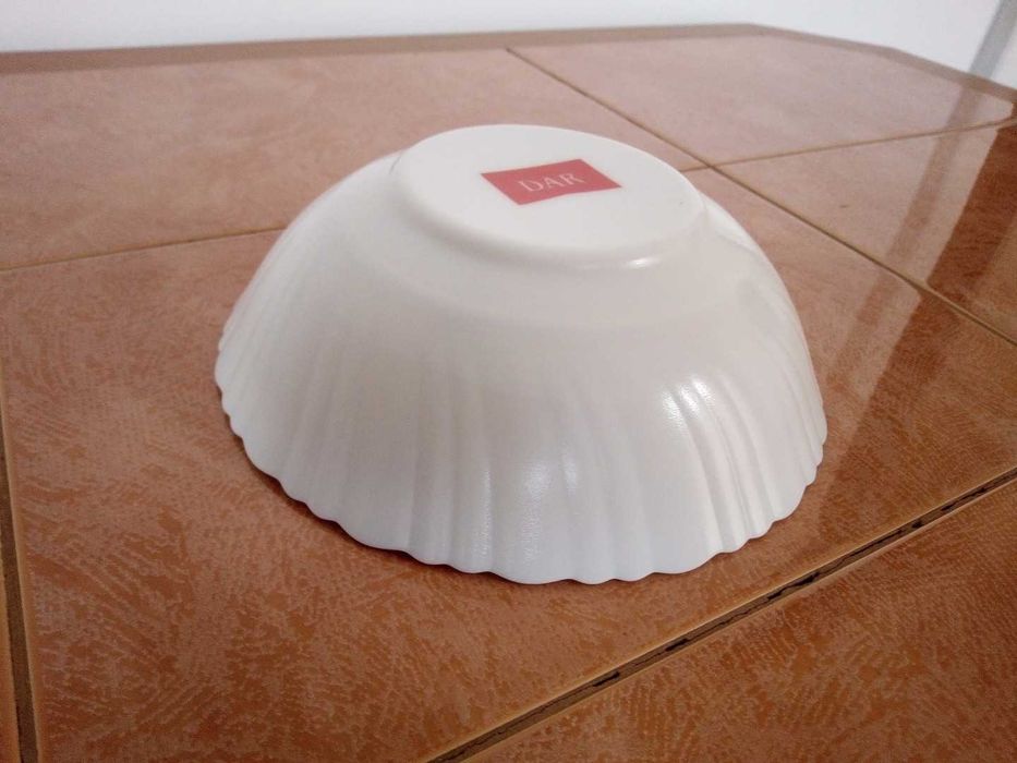 Bol din sticlă opaloasă / ceramică fină cu trandafir albastru – 18 cm (Ca nou)