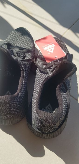 Pantofi sport PEAK noi nr 40-41 ( adidasi)