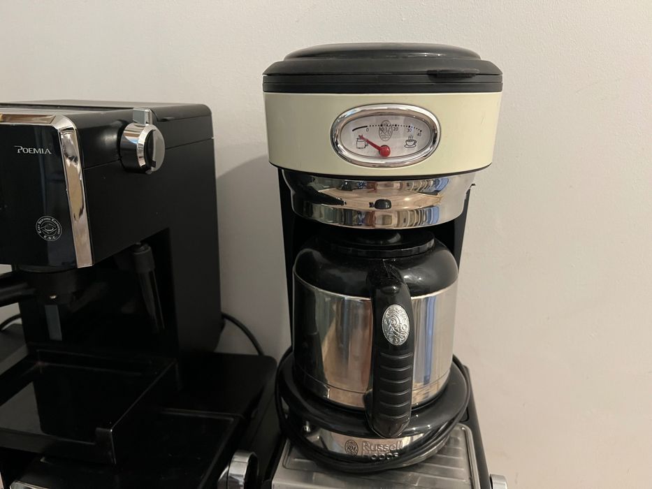 Espresor si filtru cafea Delonghi, Russell Hobbs