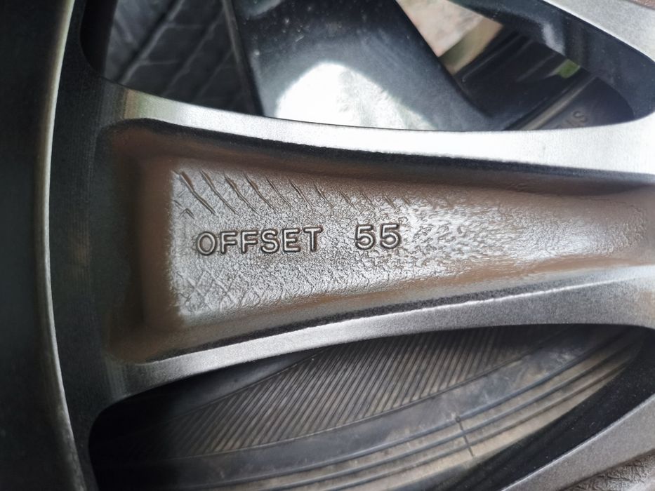 Диски R18 Subaru Original вместе с резиной