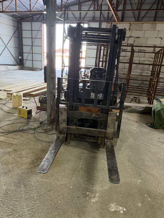 Продам вилочный погрузчик карра