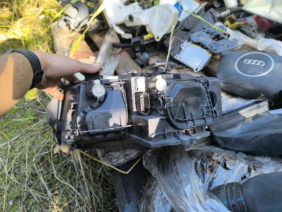 Десен фар Audi A4 B6