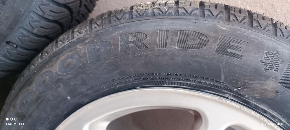 Vând cauciucuri cu jenti pe 14