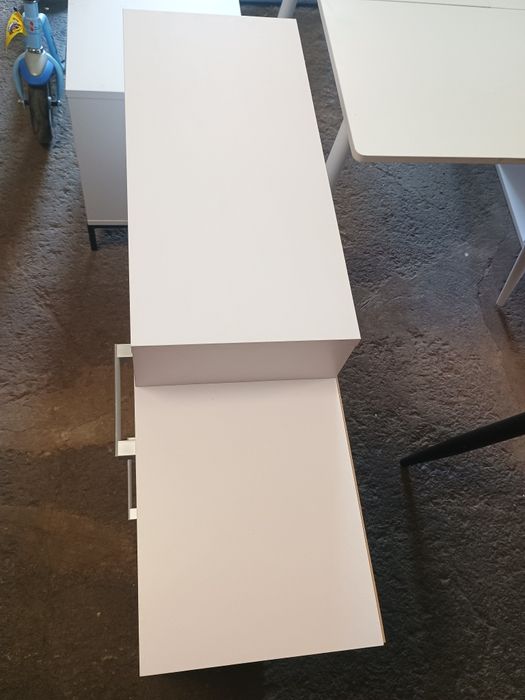 Шкаф за обувки с етажерка