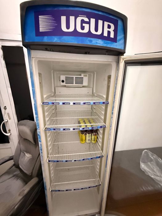 Холодилник сотилади Срочный!!!