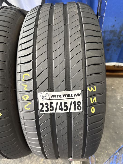235/45/18 Michelin 2023