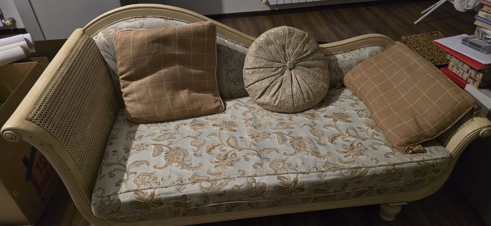 Диван, софа Италия