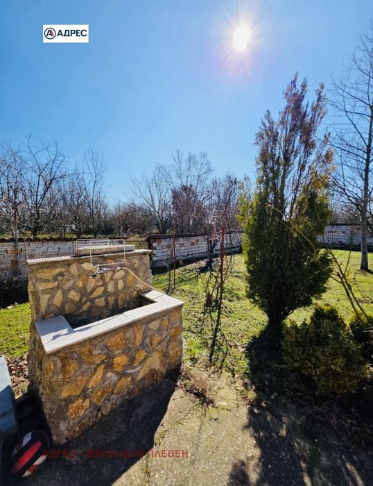 Къща в Плевен, област-с.Изгрев площ 50 цена 30000