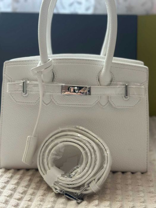 малка дамска чанта