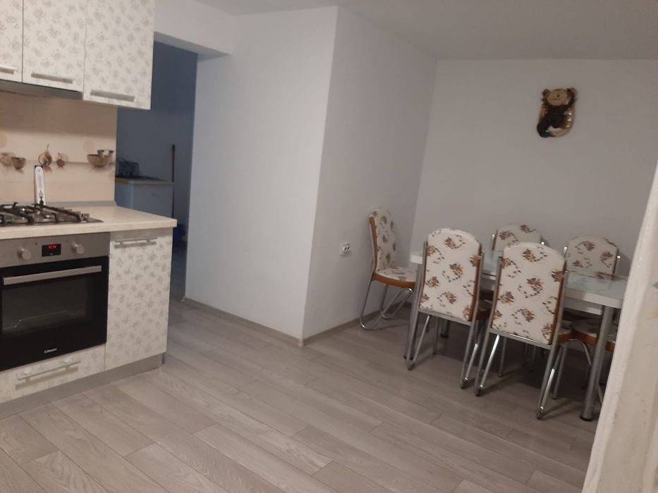 Inchiriez garsoniera la casa, intrare separata