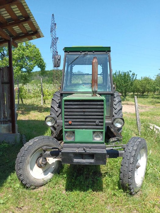 De vânzare Tractor Fiat 880 + plug cu 3 brazde