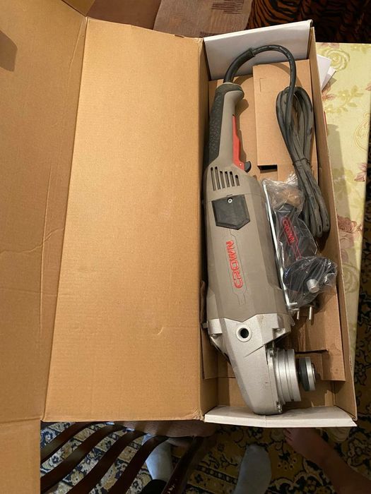 Углошлифовальная машина