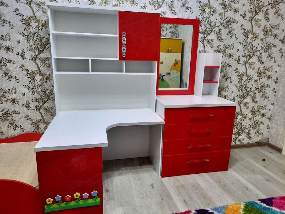 Комплект мебели для девочек