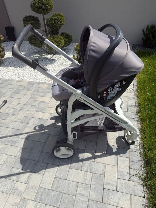 Vand sau schimb cu boxa Carucior pentru copii Inglesina 3 in 1 Trilogy Plus