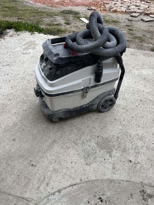 Прахосмукачка Дедра