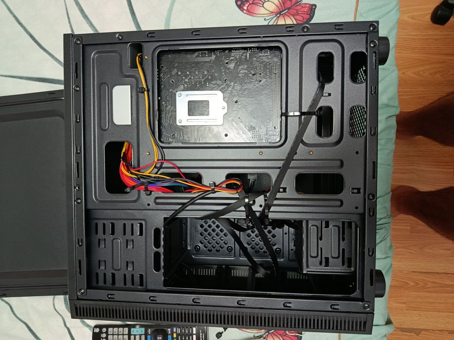 Calculator PC Intel i5-8400 8GB RAM DDR4 Adata SSD 256GB