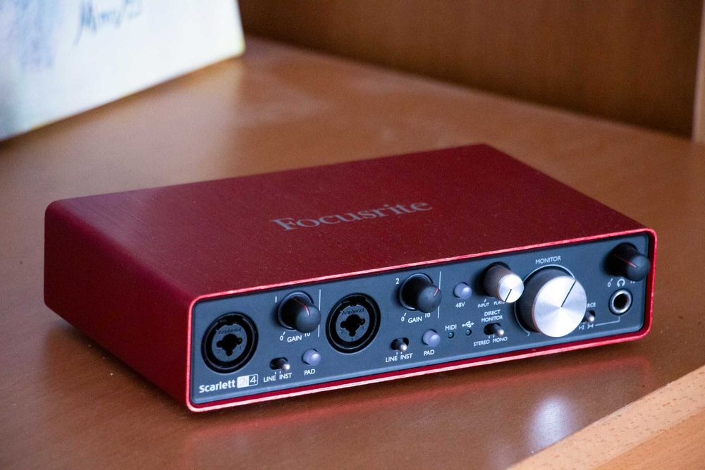 Focusrite 2i4 Gen 2 с изгорял чип - ЗА ЧАСТИ
