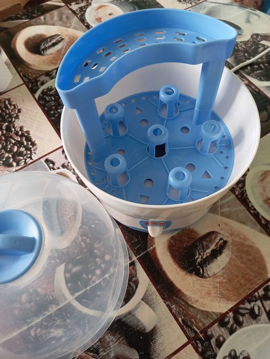 Стерилизатор за шишета и биберони