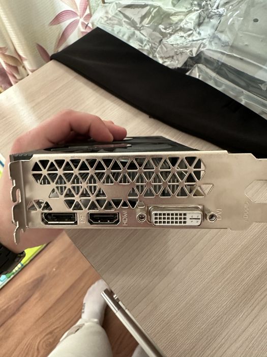 Видеокарта gtx1650s