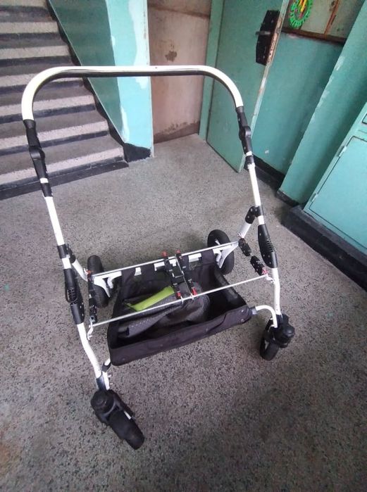 Количка за близнаци