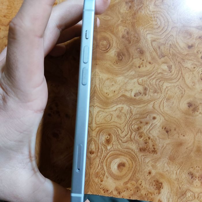 Vand/schimb urgent iPhone 15