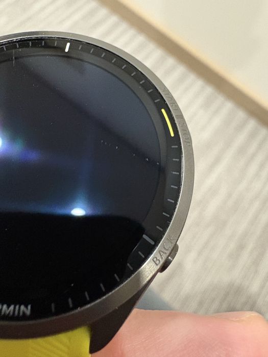 Продам Garmin 965