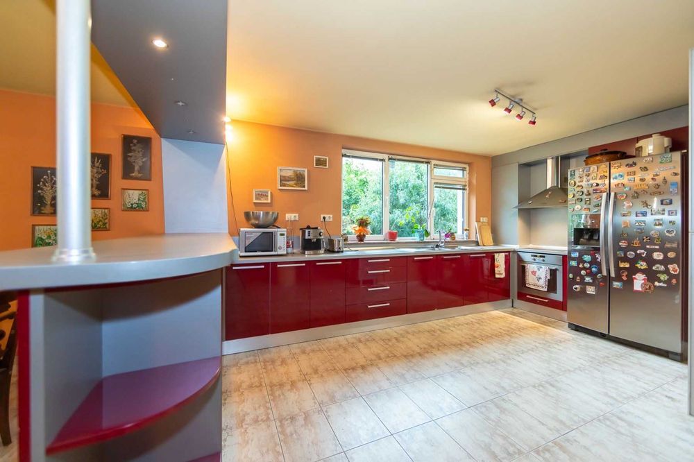 Дава се под наем Къща в София, в.з. Малинова долина - 375 кв.м за 1650 € - Снимка #2