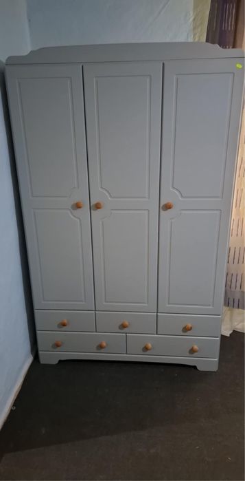 Montaj mobilier, tamplarie si scari din lemn masiv