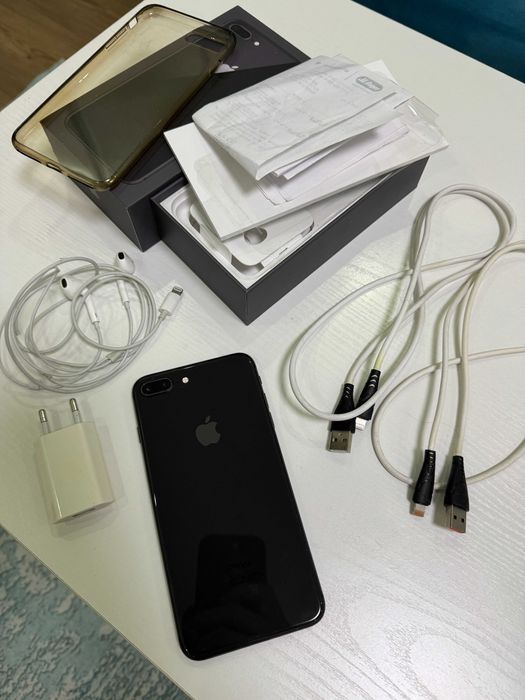 iPhone 8 plus 128gb black
