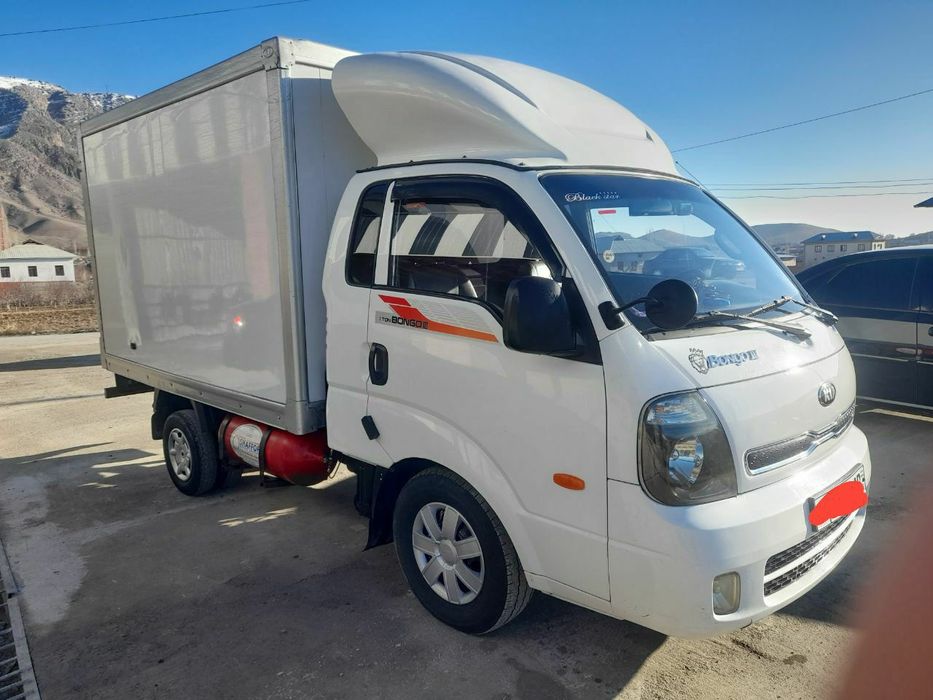 Kia Bongo 1 T sotiladi